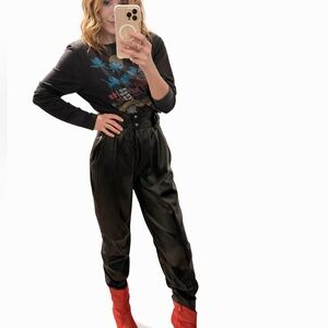 EUC VINTAGE 90s Wilson Leather Pleated Leather Highwaist Pants...Soft Leather